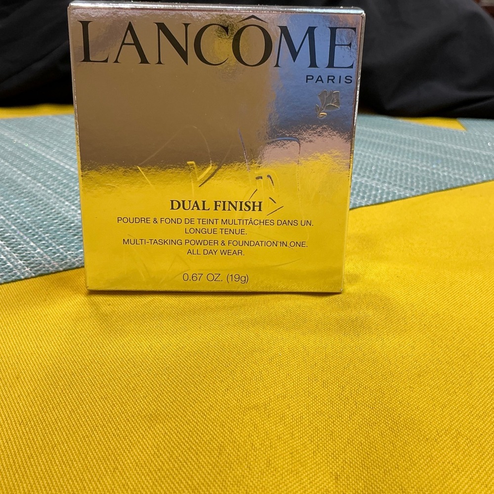 Lancome Dual Finish Powder Foundation 100 (C) Por. Delicate I Matte Longwear 19g